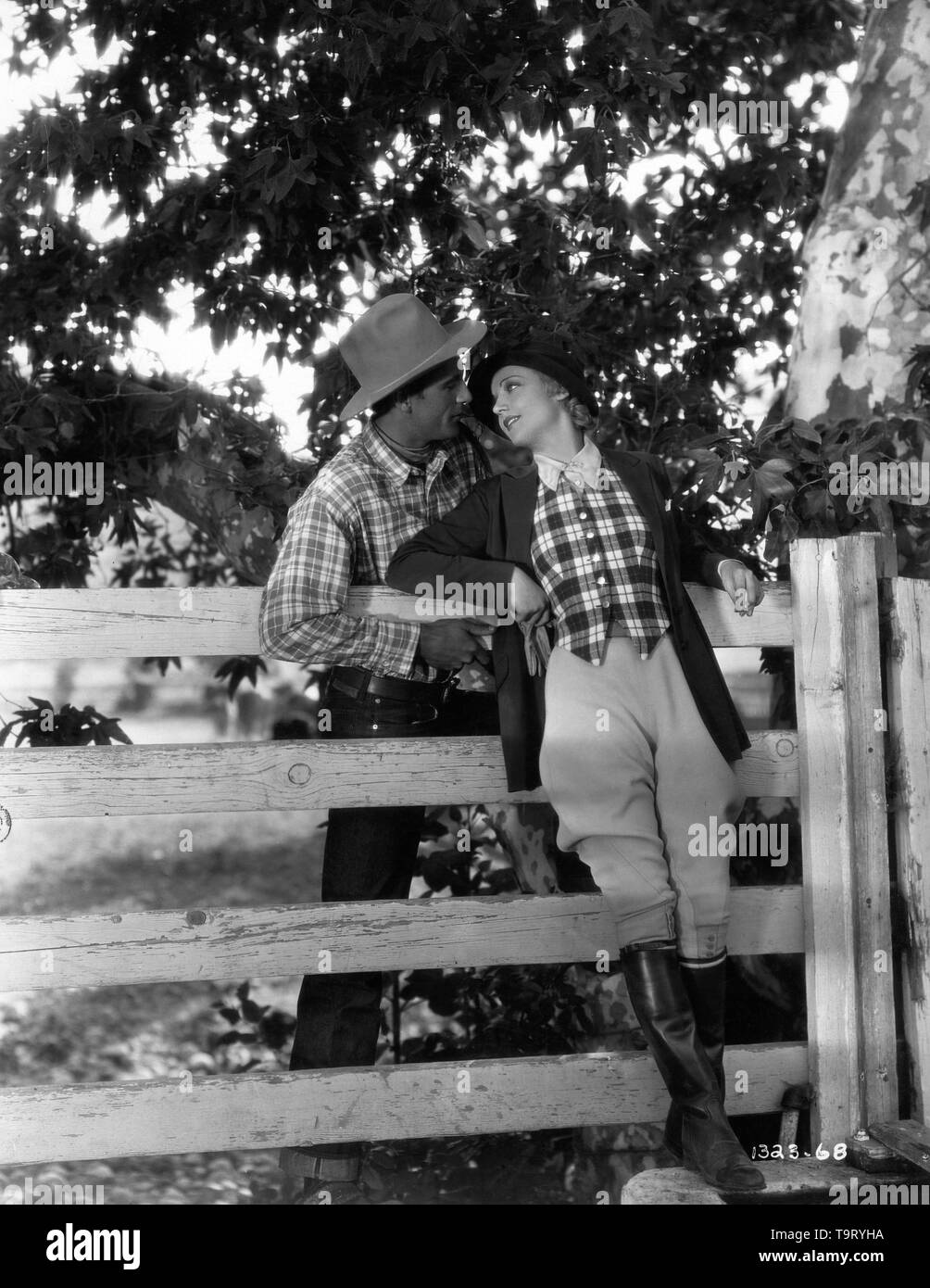 GARY COOPER und Carole Lombard Werbung Porträt ICH NEHME DIESE FRAU Direktor 1931 Marion Gering Roman Mary Roberts Rinehart Paramount Pictures Stockfoto