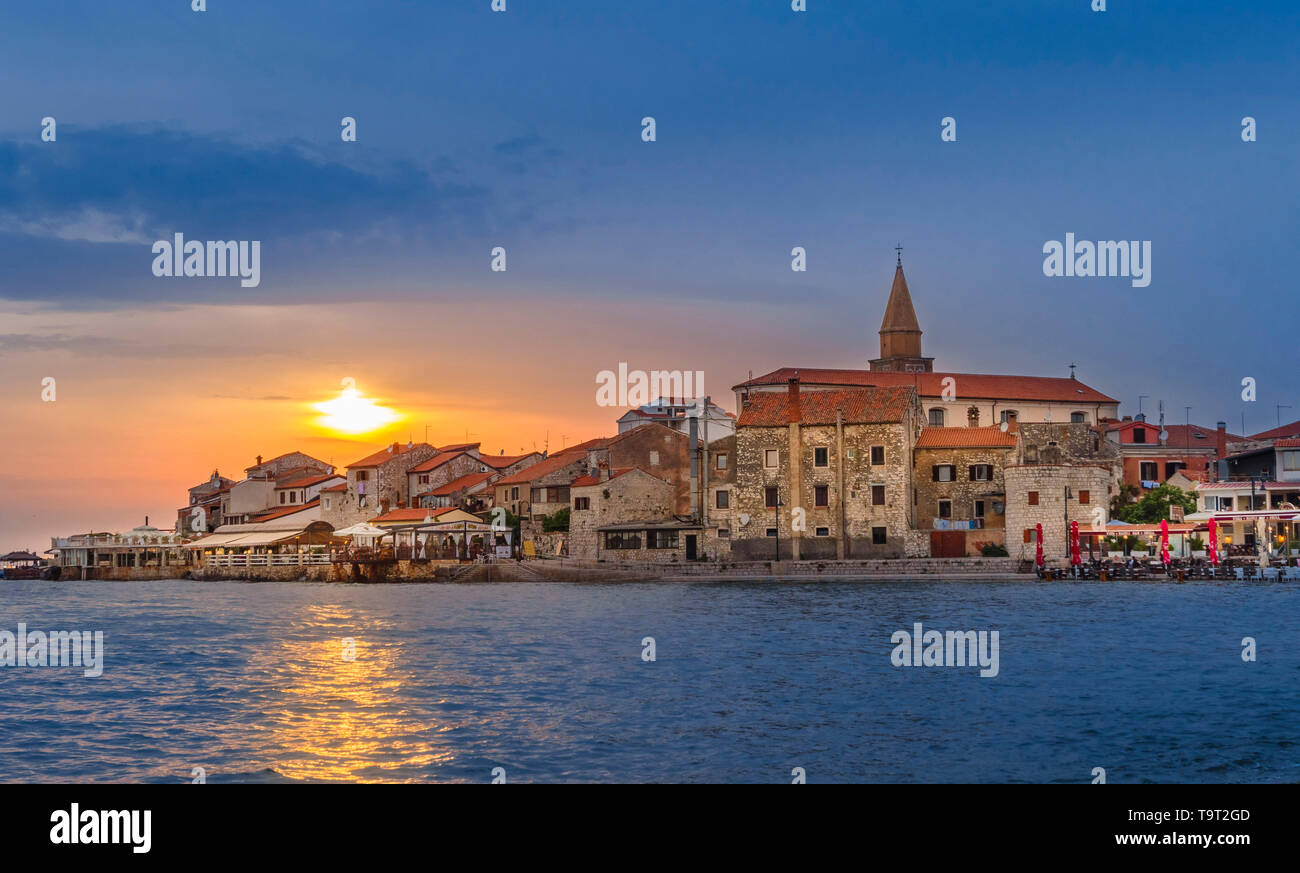 In Umag bei Sonnenuntergang am Abend, Istrien, Kroatien, Europa schauen, Blick in Umag bei Sonnenuntergang am Abend, Kroatien, Europa Stockfoto