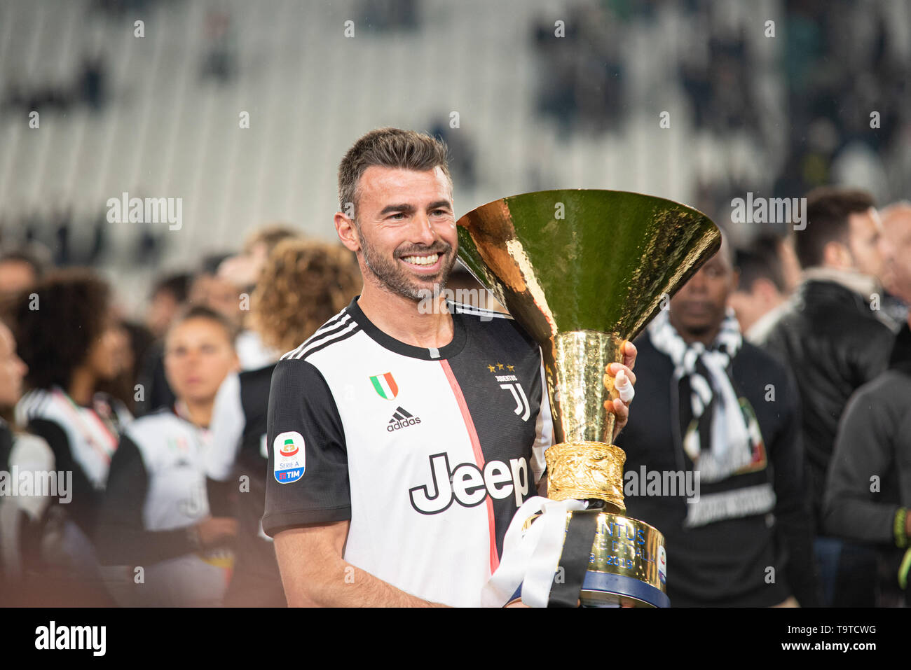 Andrea BARZAGLI von Juventus Turin feiert die Meisterschaft Sieg während der Serie A, Fußballspiel. Juventus vs Atalanta. Endstand war 1-1 an der Allia Stockfoto