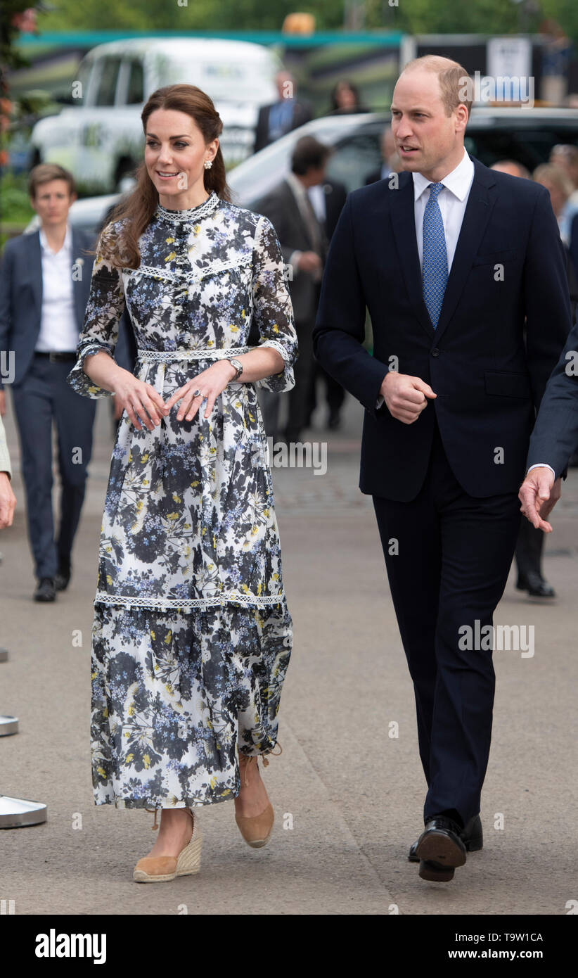 Der Herzog und die Herzogin von Cambridge während ihres Besuchs in der RHS Chelsea Flower Show im Royal Hospital Chelsea, London. Stockfoto
