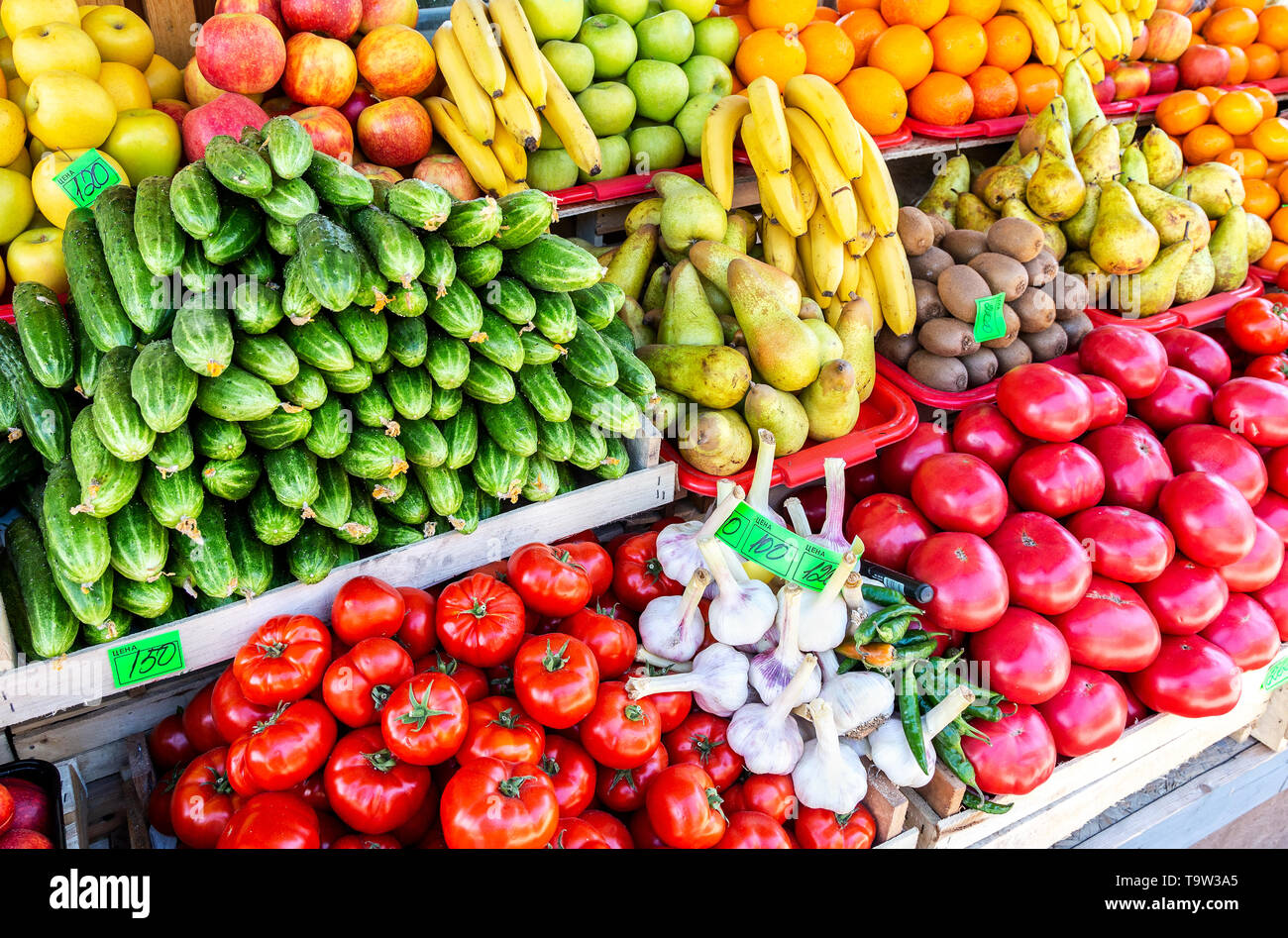 Frisches Gemüse und Obst im Farmers Market Stockfoto