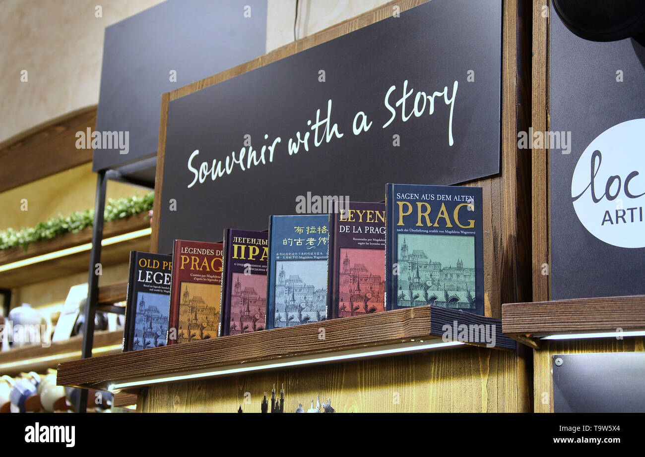 Souvenir Geschichte Bücher in Prag Stockfoto