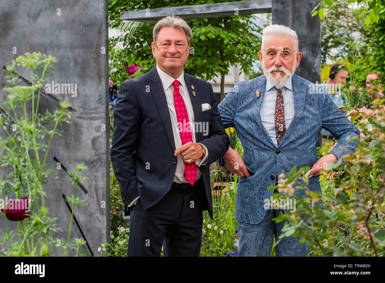 London, Großbritannien. 20 Mai, 2019. Alan Titchmarsh und Sir Roy auf dem Prennial Lifeline Garten - Drücken Sie die Taste Vorschau Tag stark in der RHS Chelsea Flower Show. Credit: Guy Bell/Alamy leben Nachrichten Stockfoto