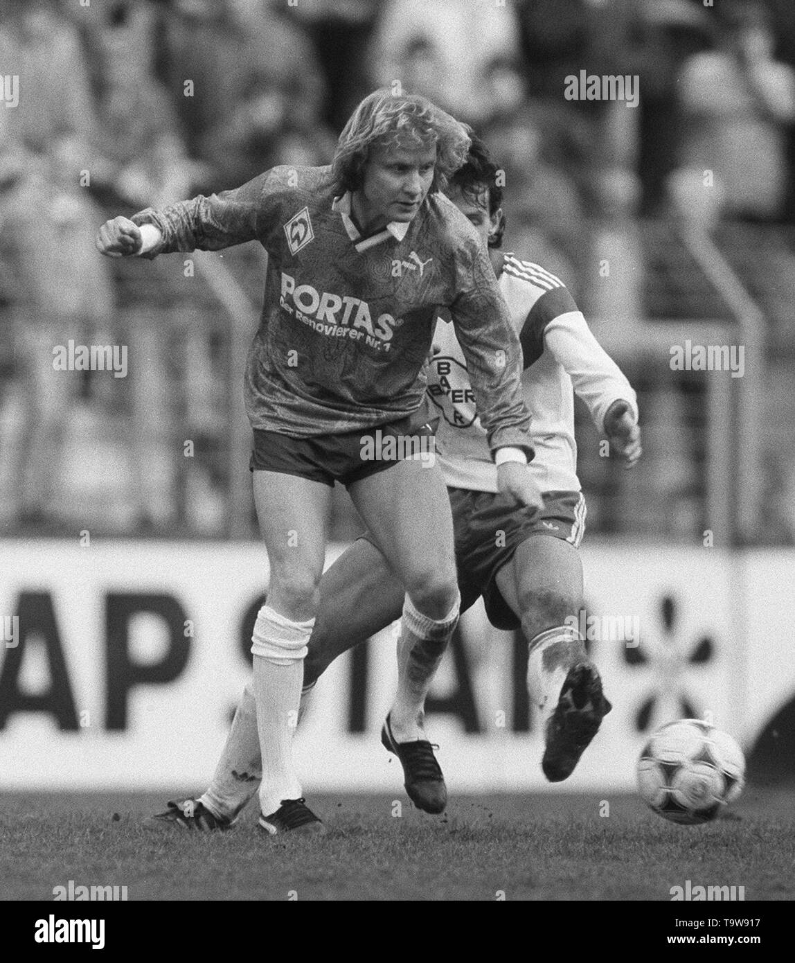 Manfred BURGSMUELLER starb im Alter von 69 Jahren überraschend. Archiv Foto; Manfred BURGSMUELLER, Deutschland, Fußball, SV Werder Bremen, die individuelle Handlung, Hf; SW-Aufnahme; | Verwendung weltweit Stockfoto