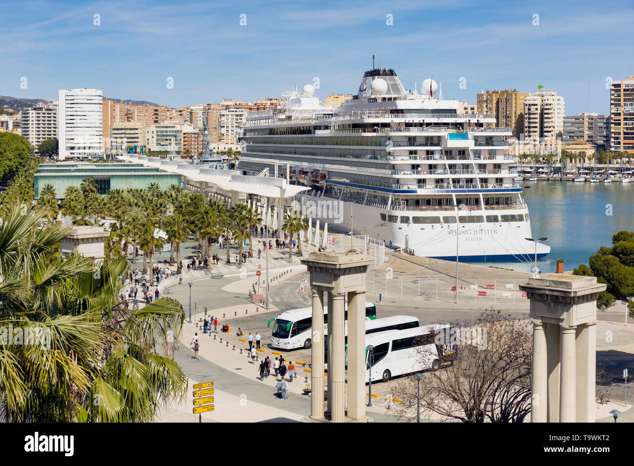 Die Viking Jupiter Kreuzfahrtschiff, der Viking Cruise Line, angedockt an der Muelle Uno, Malaga, Costa del Sol, Provinz Malaga, Andalusien, souther Stockfoto