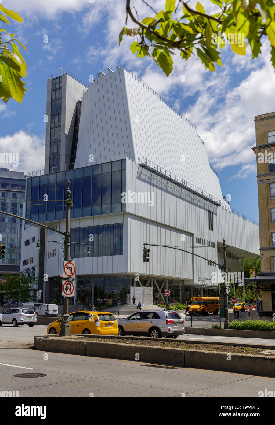 Whitney Museum von Renzo Piano, Säulenfreie Galerien, Meatpacking District, Lower Manhattan, Beginn der High Line, New York City, New York, USA. Stockfoto