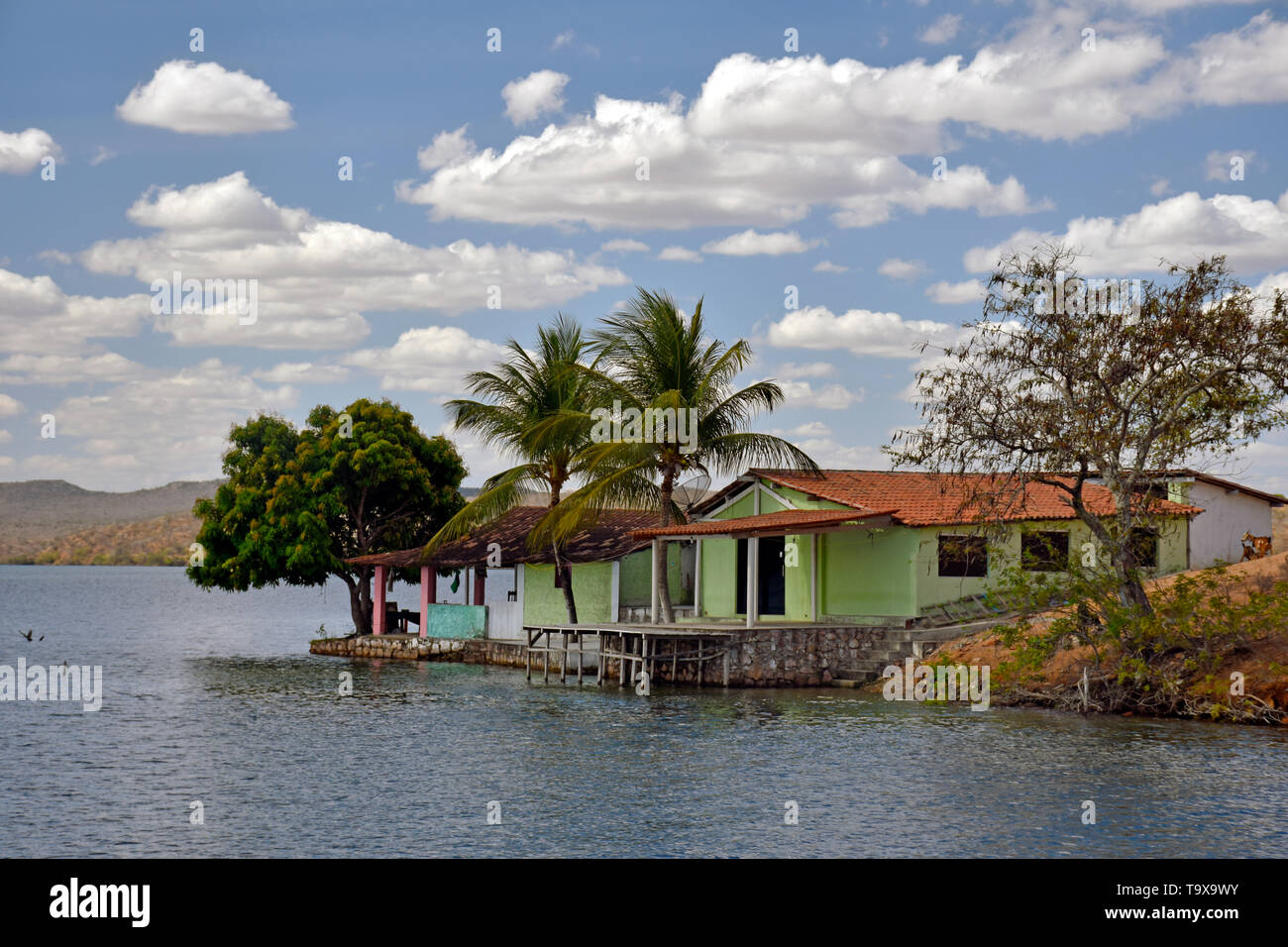 Haus am Xingo Dam in Sergipe, Brasilien Stockfoto