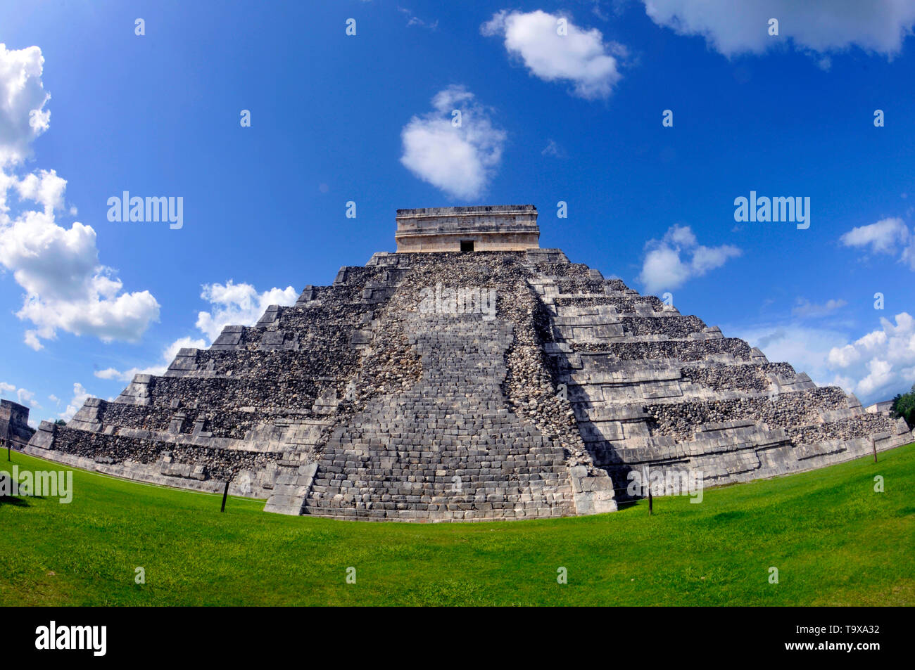 Maya Pyramide El Castillo in das UNESCO-Weltkulturerbe Chichén Itzá, Merida, Yucatan, Mexiko Stockfoto