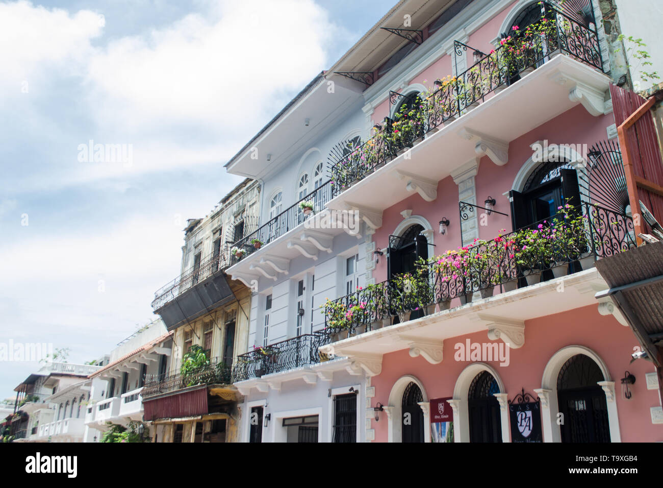 Charmante Balkons in der Casco Viejo, der berühmten historischen Altstadt, einem Weltkulturerbe seit 1997 Stockfoto
