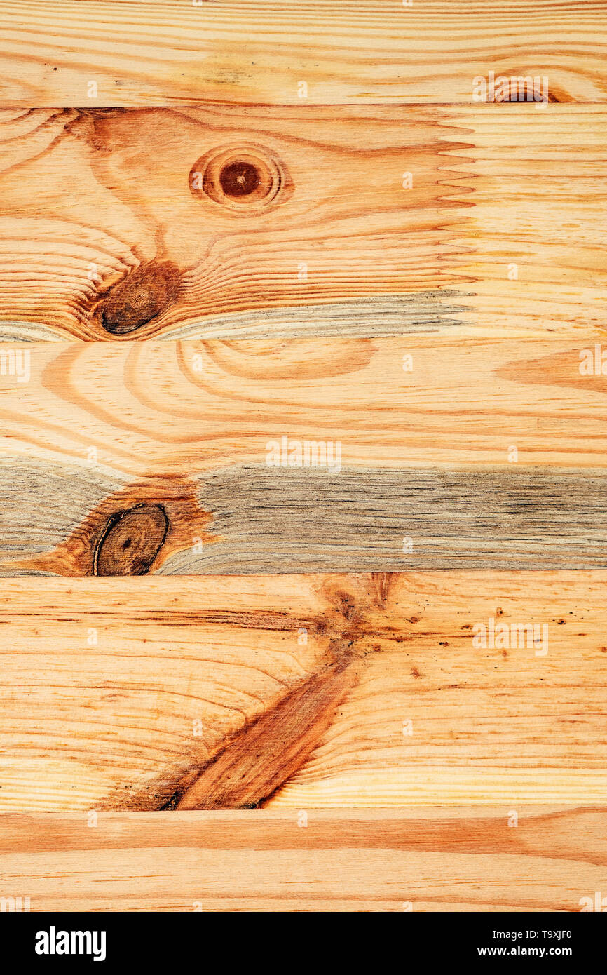 Rustikales Kiefernholz plank Diele mit Knoten als Hintergrund Stockfoto
