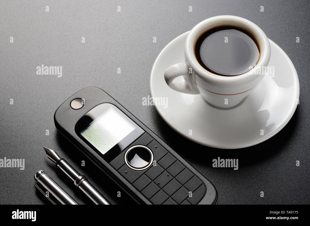 Geschäft noch Leben: Telefon, Stift, Veranstalter, Kaffee. Stockfoto