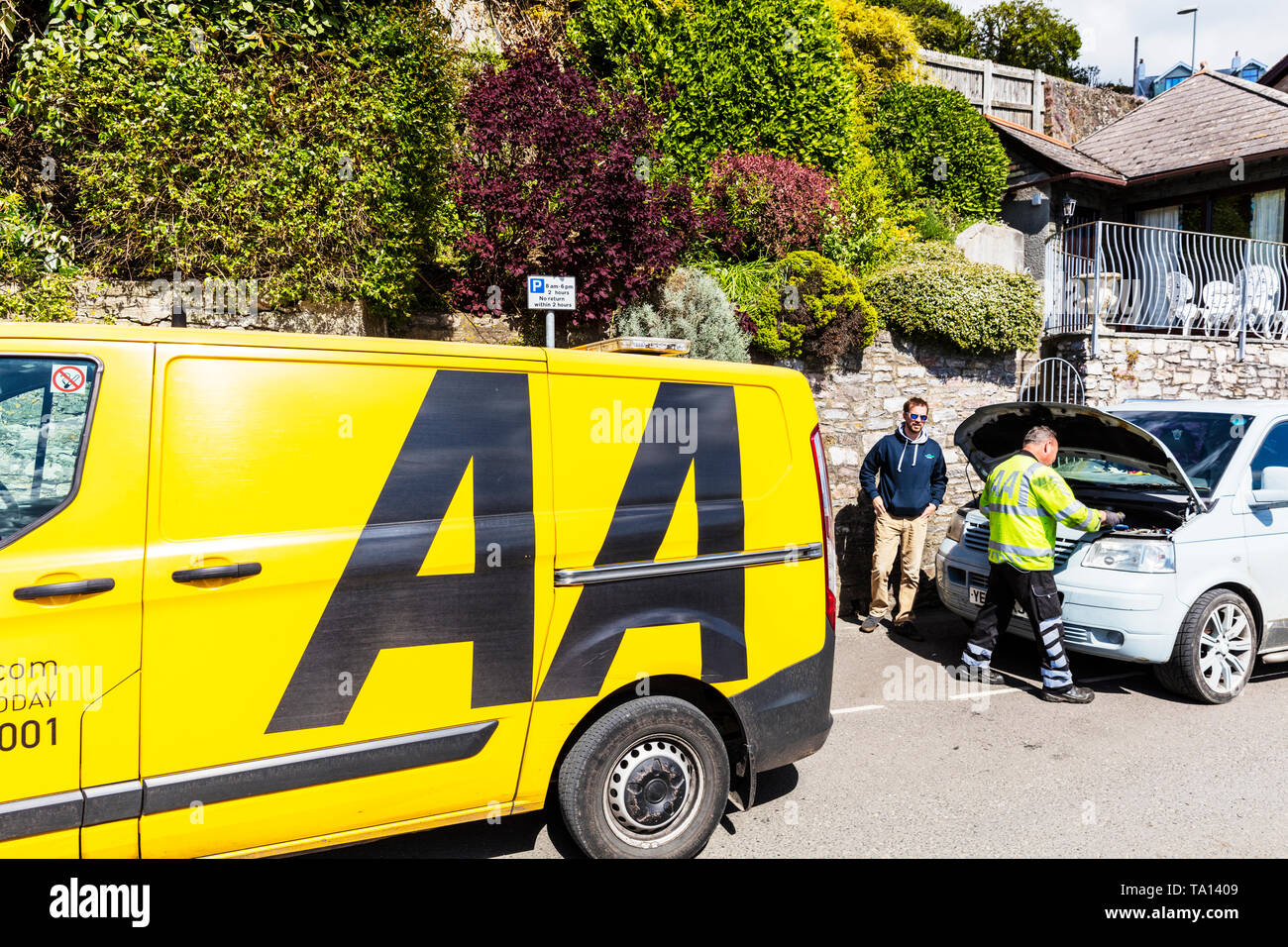 AA rescue Van, AA retten Mann, AA Auto Reparatur, AA Pannenhilfe, Automobile Association, Panne, Autopanne, Not Aufschlüsselung, AA Stockfoto
