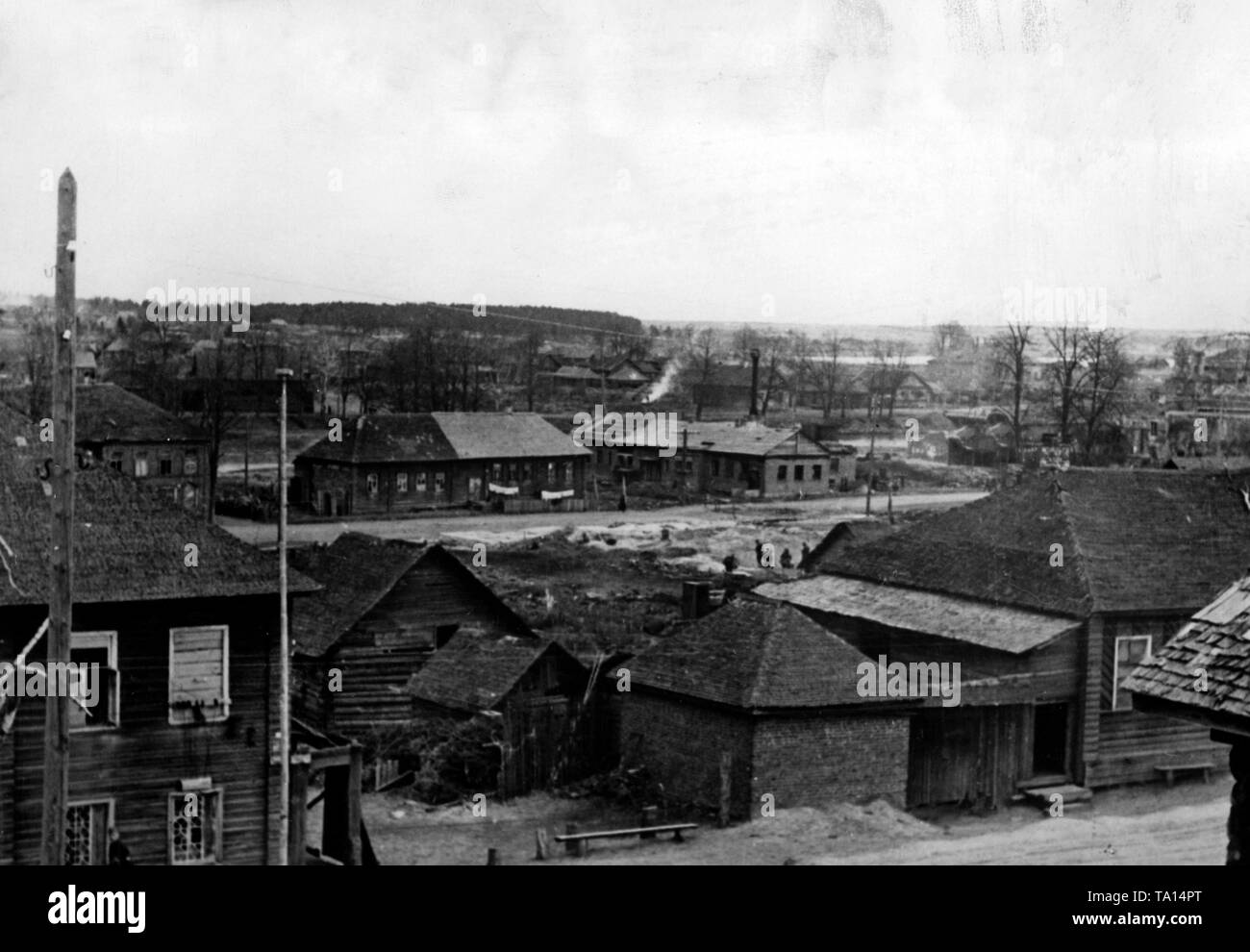 Blick auf einen Teil der Stadt Demyansk nach der Öffnung der Tasche. Foto der Propaganda Firma (PK): kriegsberichterstatter Fenske. Stockfoto