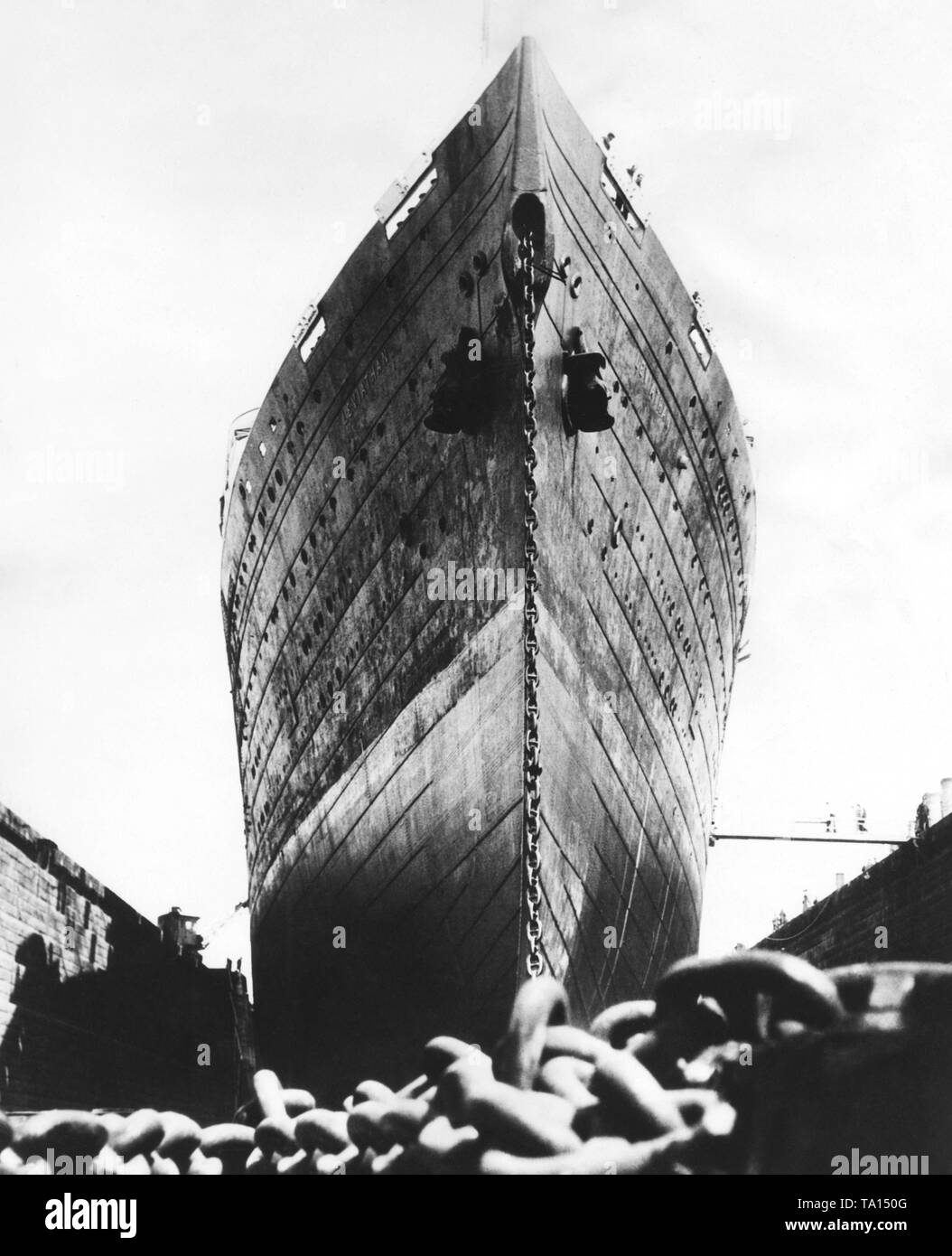 Der Bogen der amerikanischen Ozean Liner "Leviathan" im Trockendock. Stockfoto