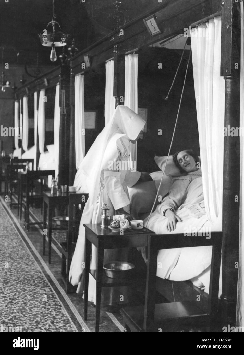 Ward in das älteste Krankenhaus in der Welt, Hotel-Dieu in Beaune im Burgund. Stockfoto