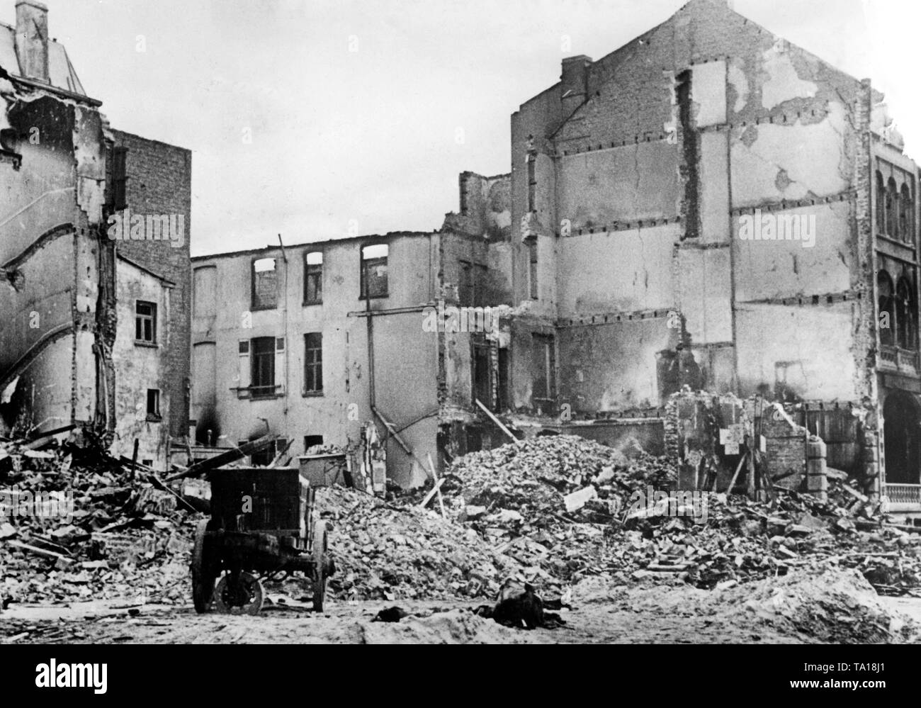 Ein Gebäude in Blankenberge, die durch Luftangriffe in Belgien, Oktober 1940 zerstört wurde. Stockfoto