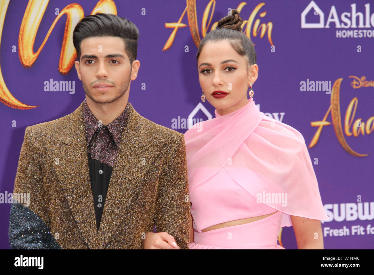 Los Angeles, USA. 21 Mai, 2019. Mena Massoud, Naomi Scott bei der Weltpremiere von Disneys "Aladdin" am El Capitan Theatre, Hollywood, CA, 21. Mai 2019 statt. Foto: Joseph Martinez/PictureLux Credit: PictureLux/Hollywood Archiv/Alamy leben Nachrichten Stockfoto