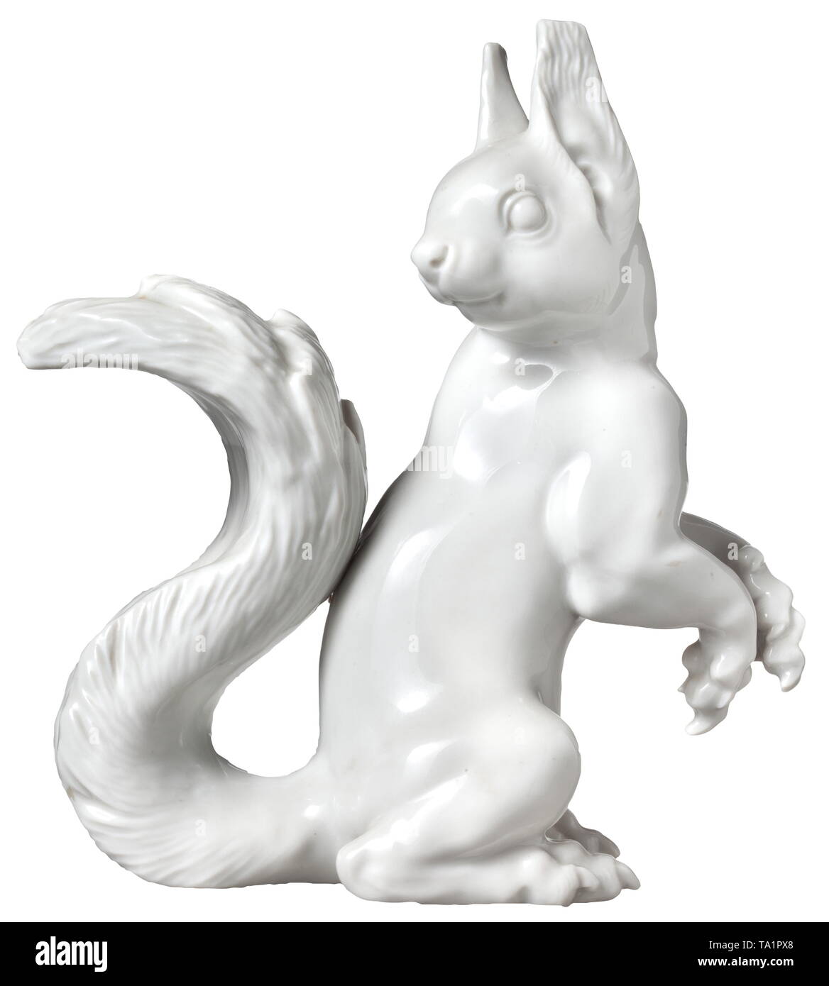 Ein Eichhörnchen weißes Porzellan, in der unteren S' in unterglasur, beeindruckt Signatur 'Prof. Th. Modellnummer Kärner' und '68'. Höhe 15 cm. Eine seltene Figur in gutem Zustand. historischen, geschichtlichen, Porzellan, Porzellan, 20. Jahrhundert, Editorial-Use - Nur Stockfoto