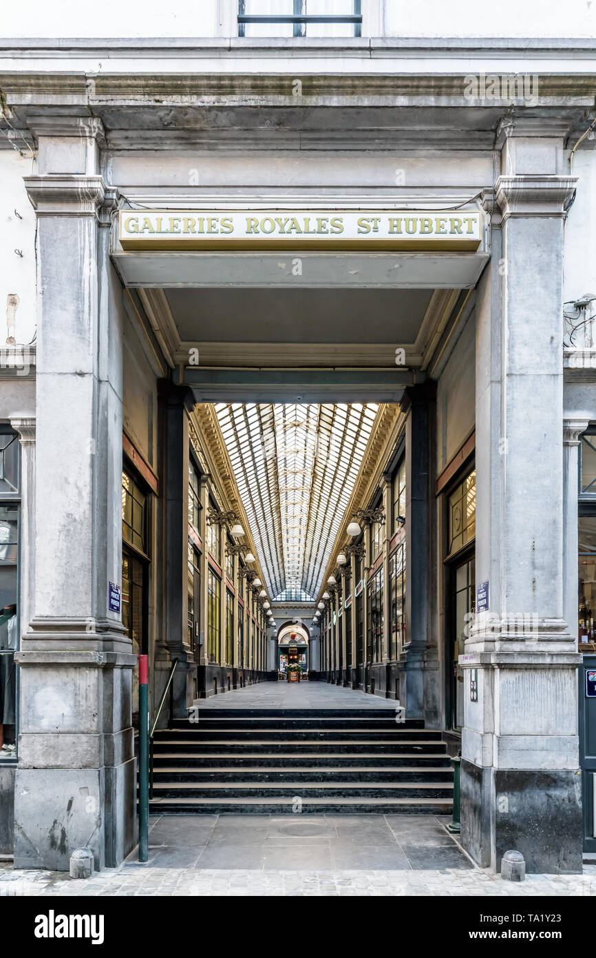 Eingang der Fürsten", Galerie, eine kleinere Seite Galerie Teil der königlichen Saint-Hubert-Galerien Brüssel, Belgien. Stockfoto
