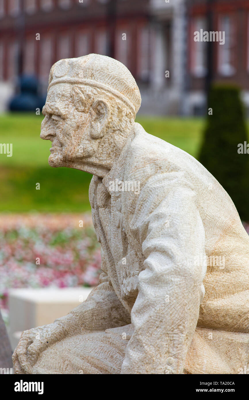 Statue von Bill Pendell MM, der im Dezember 2018 verstarb, wenige Monate, nachdem er von Johannes Everiss in der Vorbereitung für die Installation interviewt Stockfoto