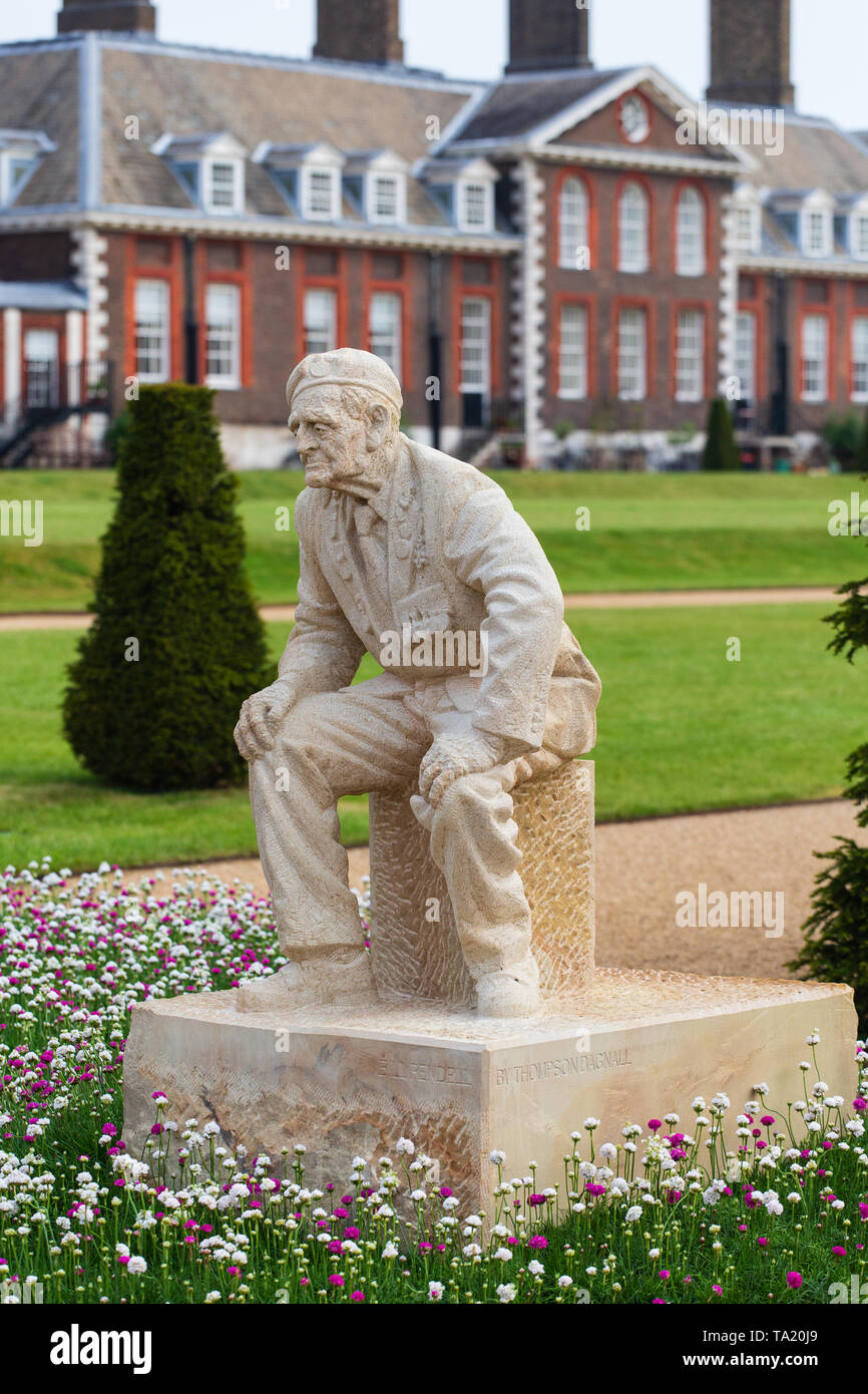 Statue von Bill Pendell MM, der im Dezember 2018 verstarb, wenige Monate, nachdem er von Johannes Everiss in der Vorbereitung für die Installation interviewt Stockfoto