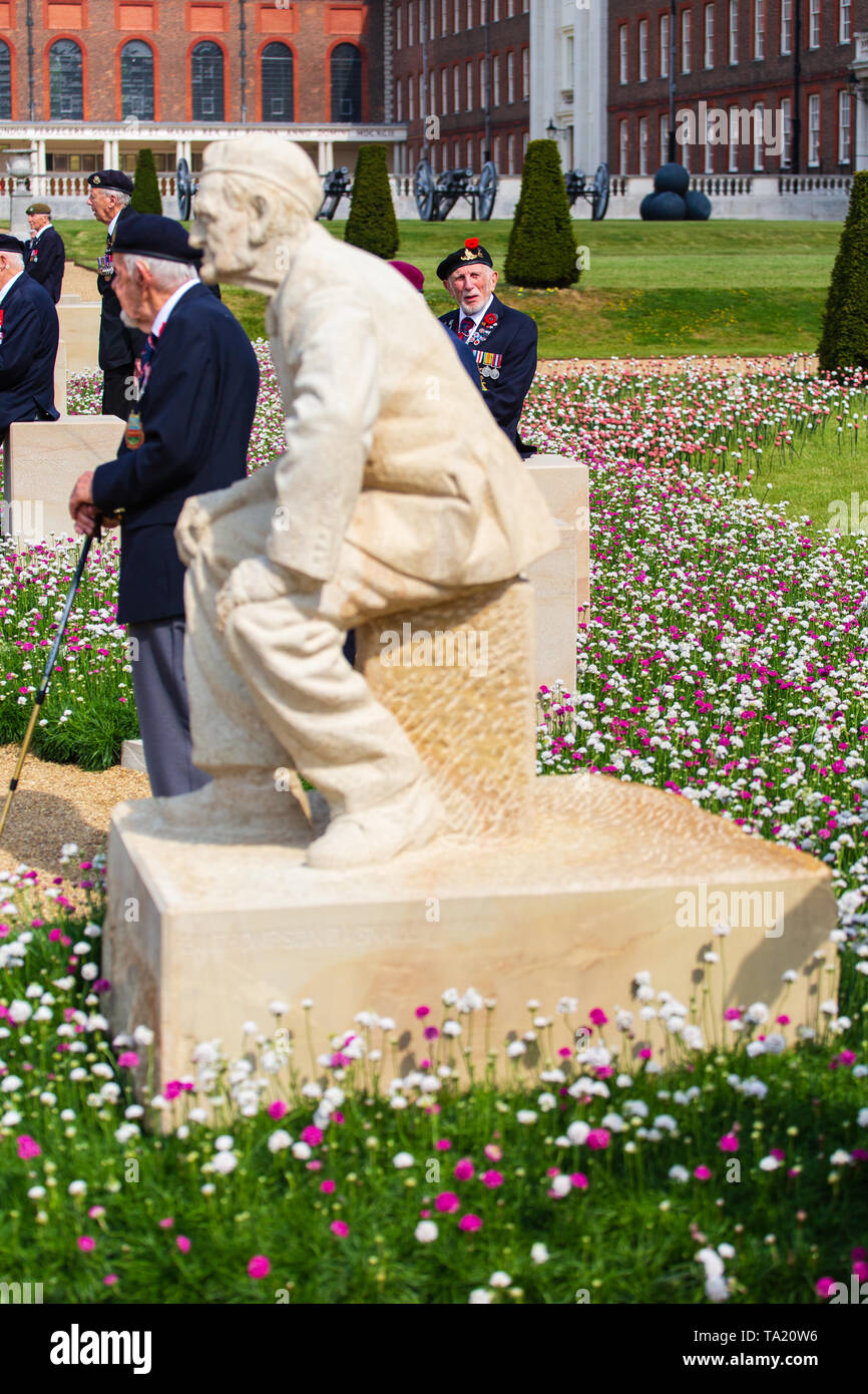 Statue von Bill Pendell MM, der im Dezember 2018 verstarb, wenige Monate, nachdem er von Johannes Everiss in der Vorbereitung für die Installation interviewt Stockfoto