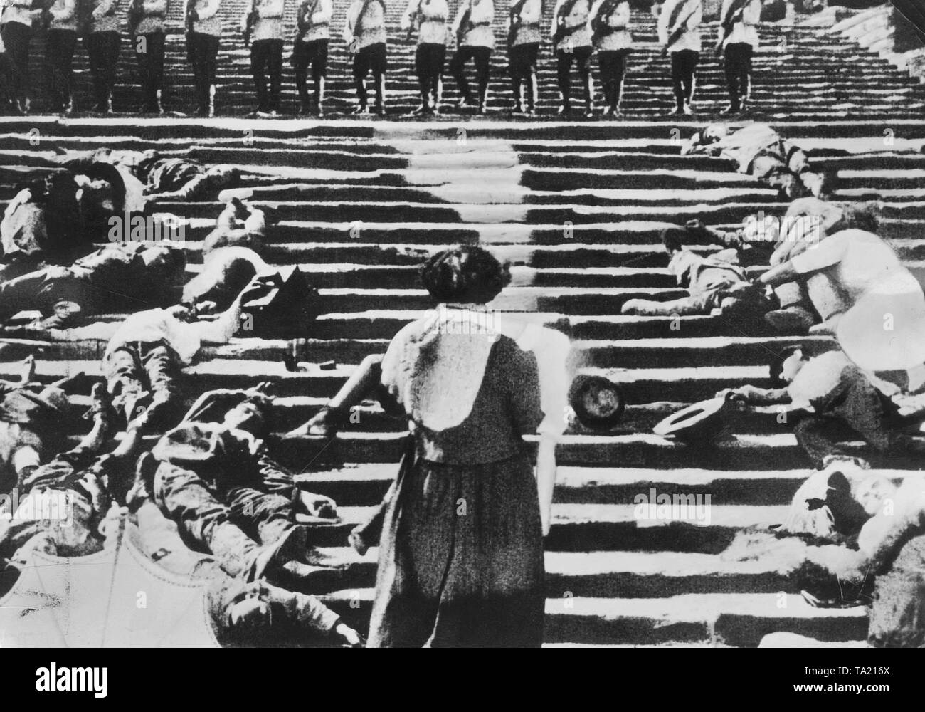 Szene aus dem Film "Panzerkreuzer Potemkin" von Sergej Eisenstein im Jahre 1925. Eisenstein erzählt die Geschichte des Matrosen Meuterei auf dem Schlachtschiff während der Russischen Revolution von 1905. Stockfoto