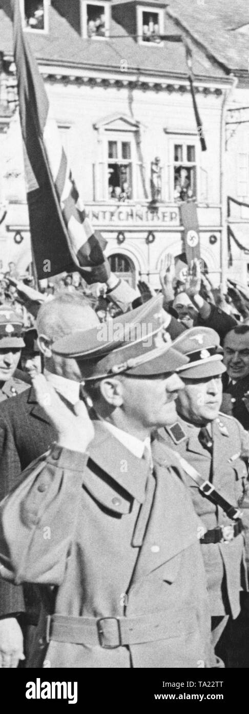 Adolf Hitler in den Besetzten Gebiete am 7. Oktober 1938. Er ist von der Bevölkerung freudig begrüßt. Stockfoto