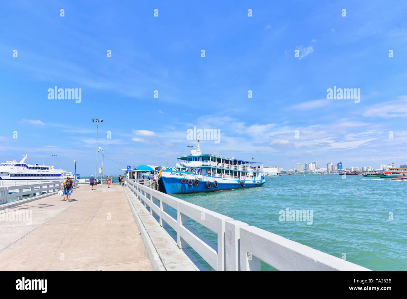 Chonburi, Thailand - Dezember 15, 2018: Blick von Pattaya City und Bali Hai Pier Stockfoto