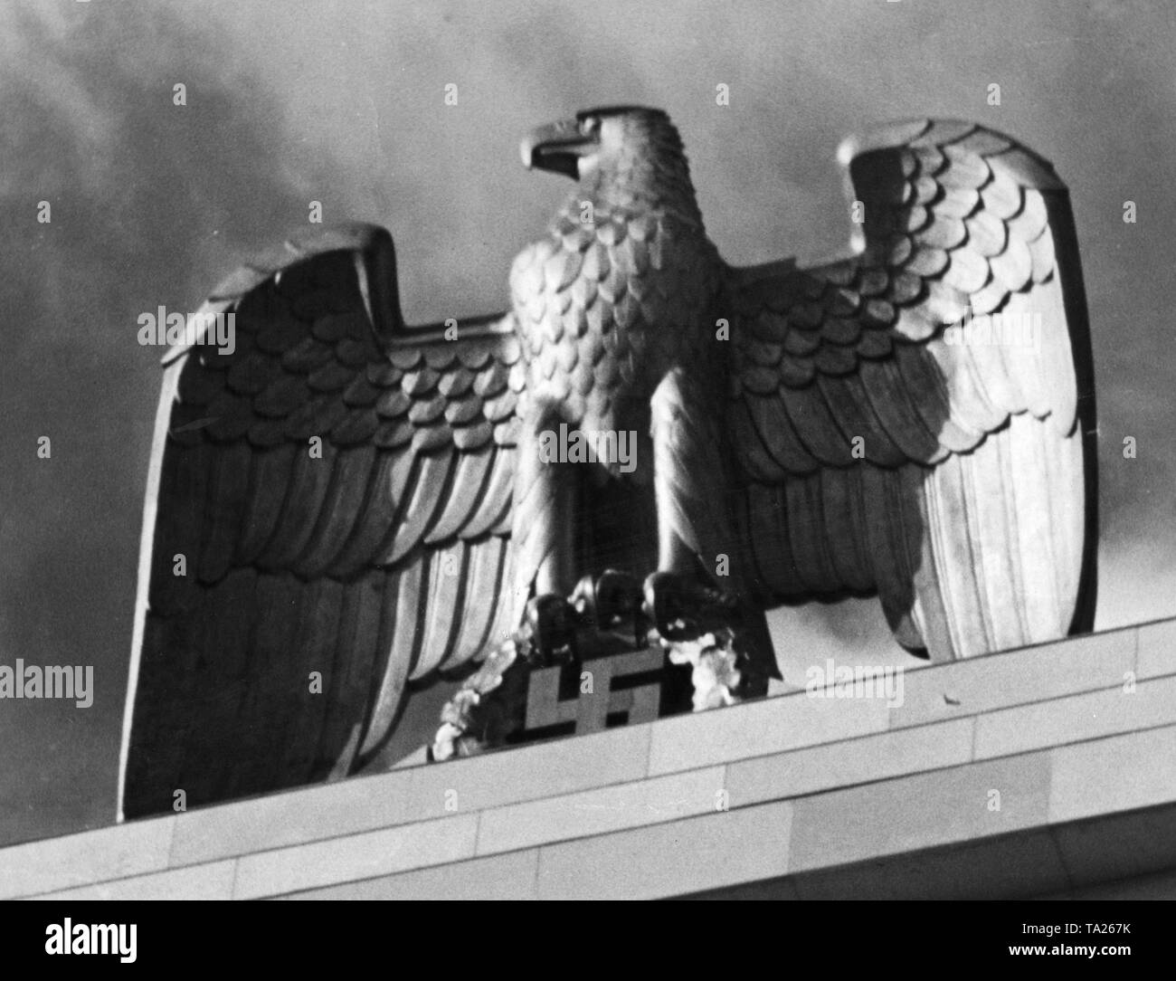 Detail Foto der kaiserlichen Adler im Deutschen Pavillon von Albert Speer auf der Pariser Weltausstellung, 1937 konzipiert. Stockfoto