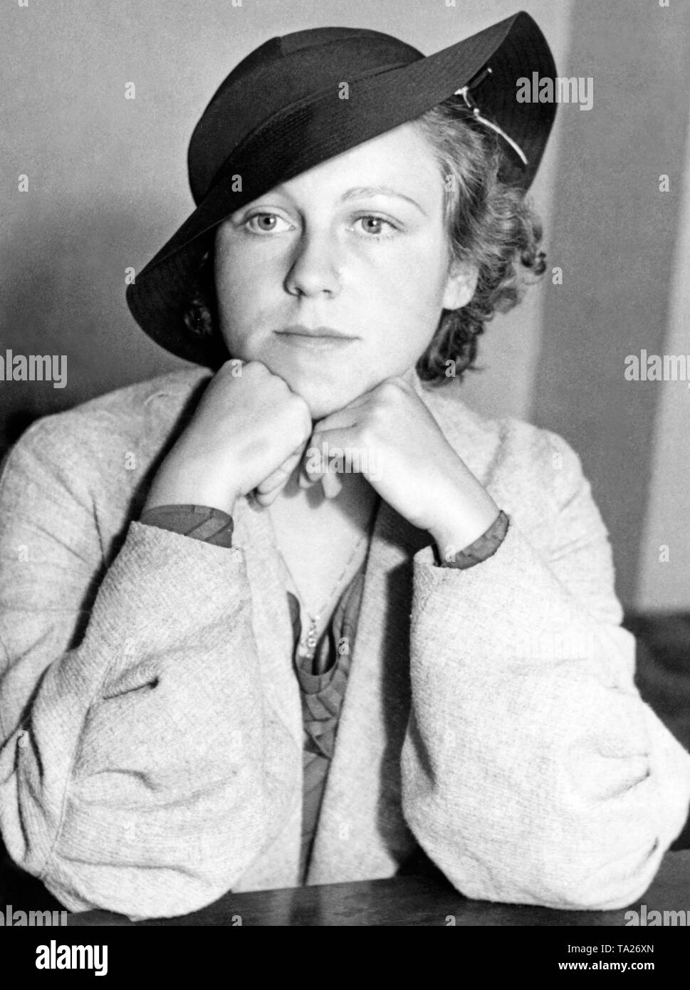 Bild der Frau Dorothy White Tinsely während ihrer Scheidung von Harlod Menjou, der Sohn des Schauspielers Adolphe Menjou. Stockfoto