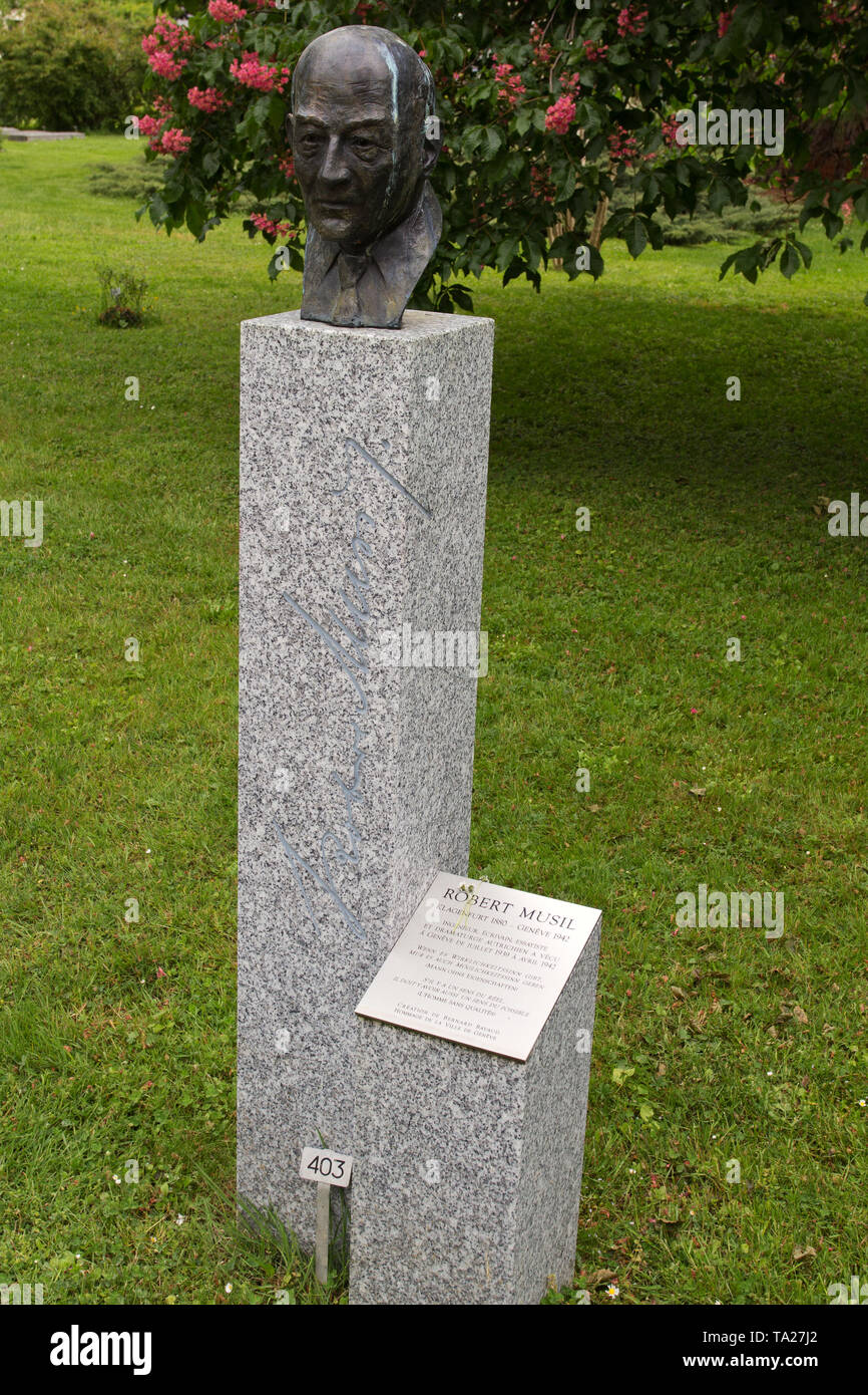 Eine Hommage an Robert Musil (Der Mann ohne Eigenschaften) - Denkmal - Mortuaire de Plainpalais (Cimetière des Rois) - Genf Stockfoto