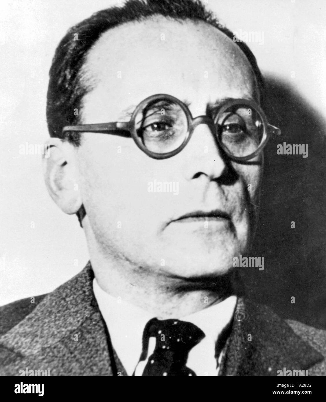 Der österreichische Komponist und Dirigent Anton von Webern (1883-1945) war ein Schüler von G. Adler und A.Schönberg. Webern war der Vorläufer der sogenannten seriellen Komponisten nach 1950, einer ihrer prominenten Vertreter ist zum Beispiel Stockhausen. Stockfoto