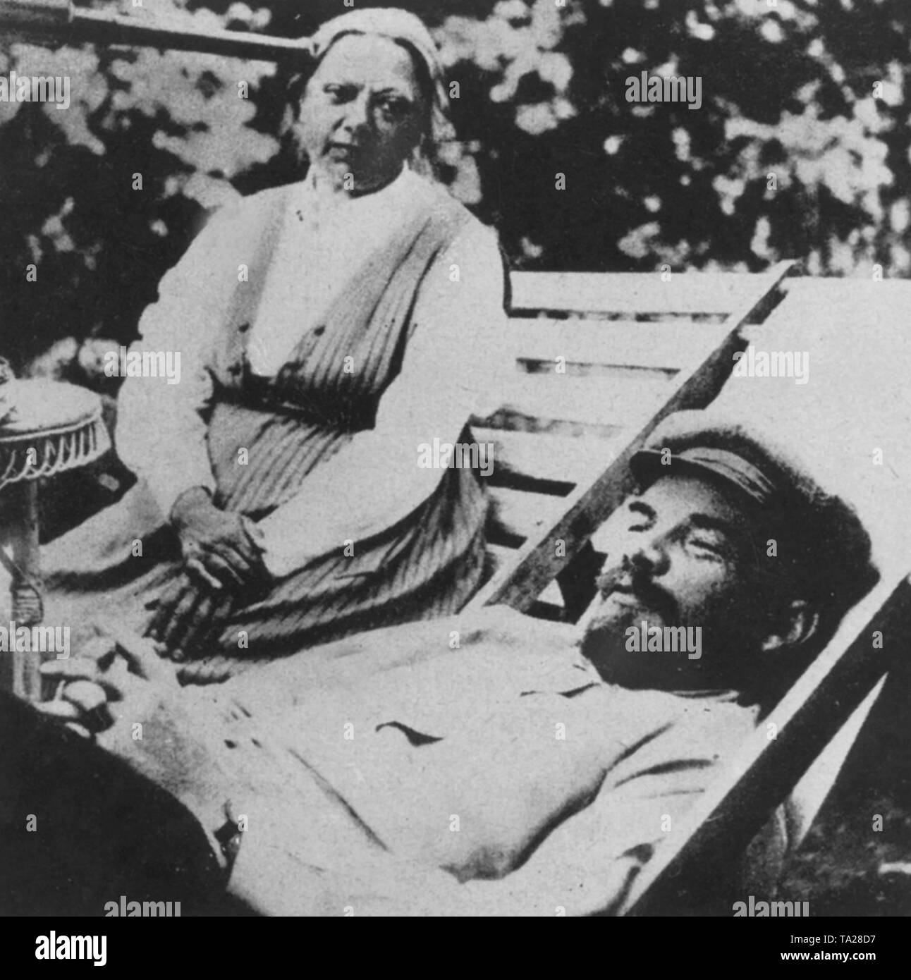 Nadeschda Krupskaja, die Frau Lenins. 1898 heiratete sie Lenin, mit dem sie im Exil und Emigration lebte. Hier sind Sie im Bild um 1922. Stockfoto