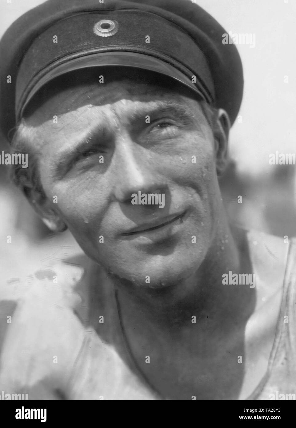 Der Schauspieler Ernst Busch in dem Film 'Die Zwei vom Suedexpress'. Stockfoto