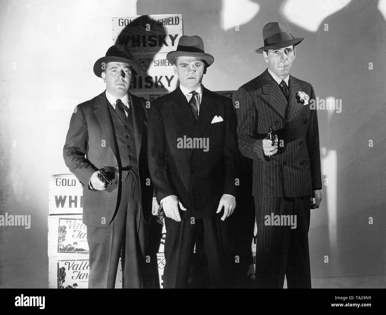 Jeffrey Lynn, James Cagney und Humphrey Bogart in "Die goldenen Zwanziger", die von Raoul Walsh, USA 1939 geleitet. Stockfoto