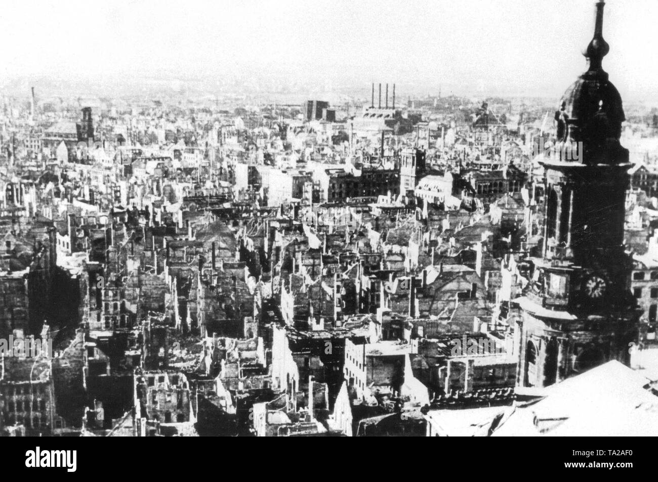 Die Bombardierung Dresdens durch die britische Royal Air Force (RAF) und der United States Army Air Force (Usaaf) fand zwischen 13. Februar und 15. Februar 1945, Stockfoto