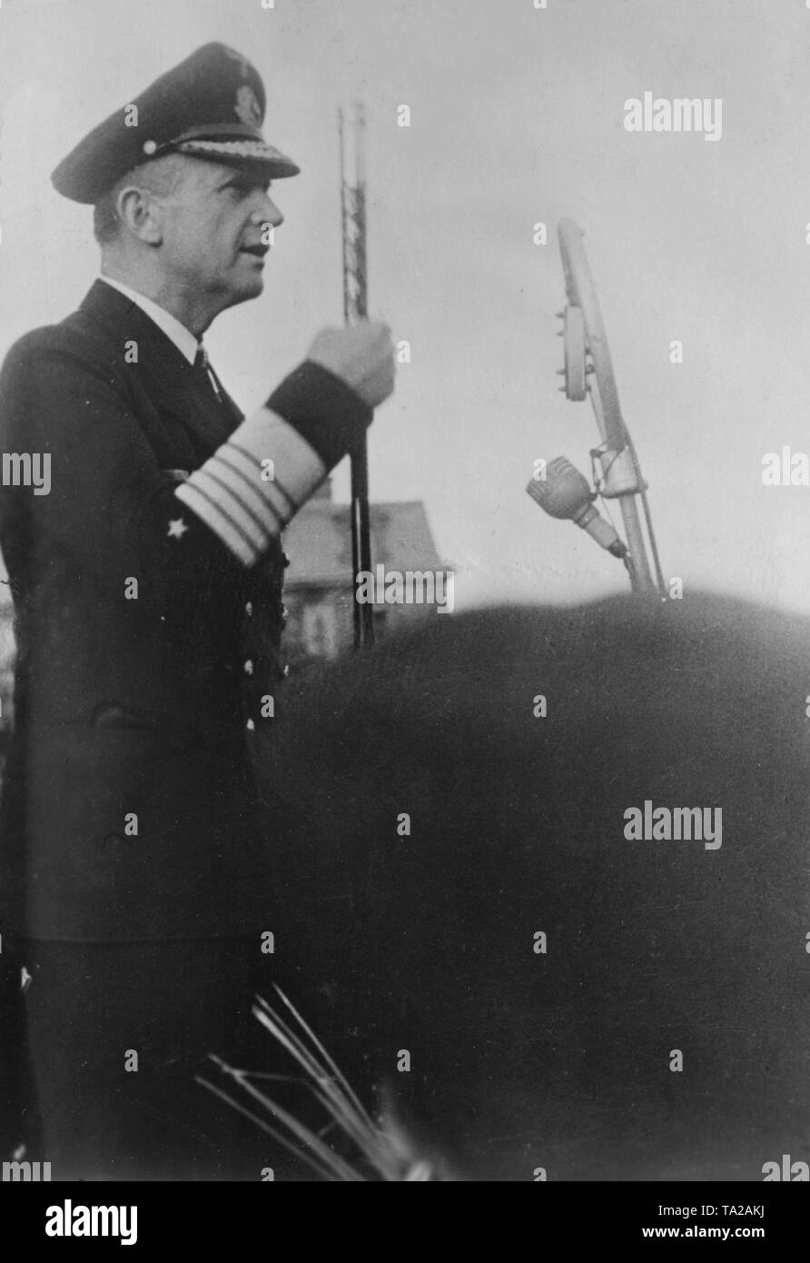 Grand Admiral Karl Doenitz visits u-boot Flottillen, hier während einer Rede an Besatzungsmitglieder. Foto: boeltz Stockfoto