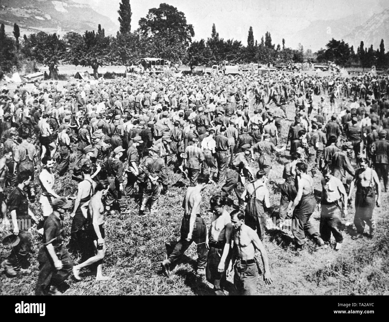 Deutsche Soldaten in einem Lager unter freiem Himmel. Stockfoto