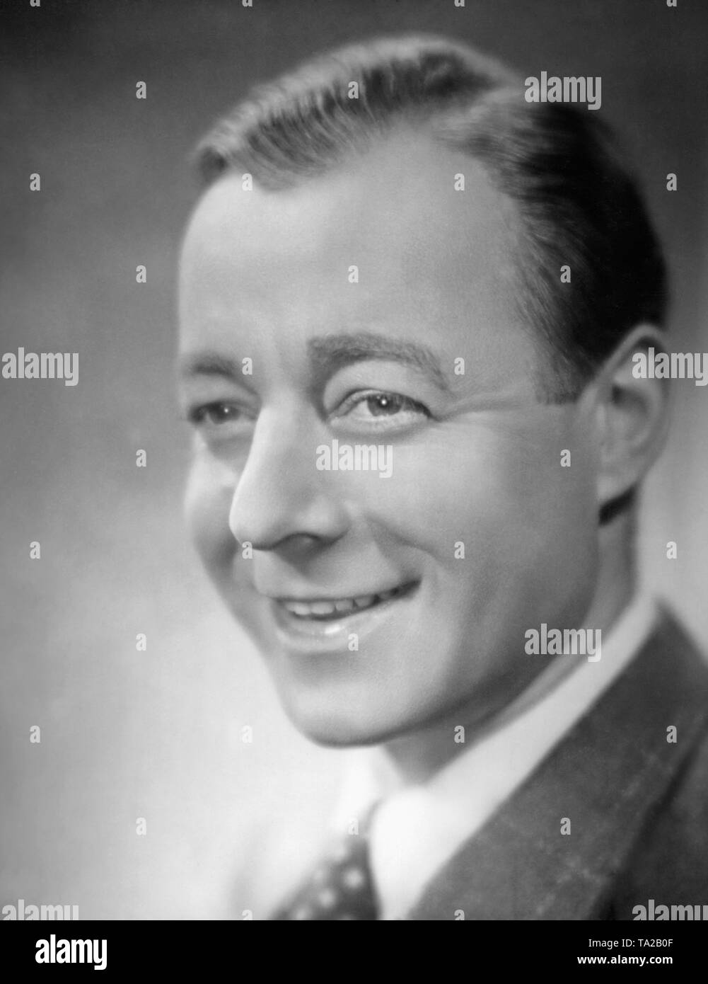 Dieses Foto zeigt der Schauspieler Heinz Ruehmann in dem Film ...
