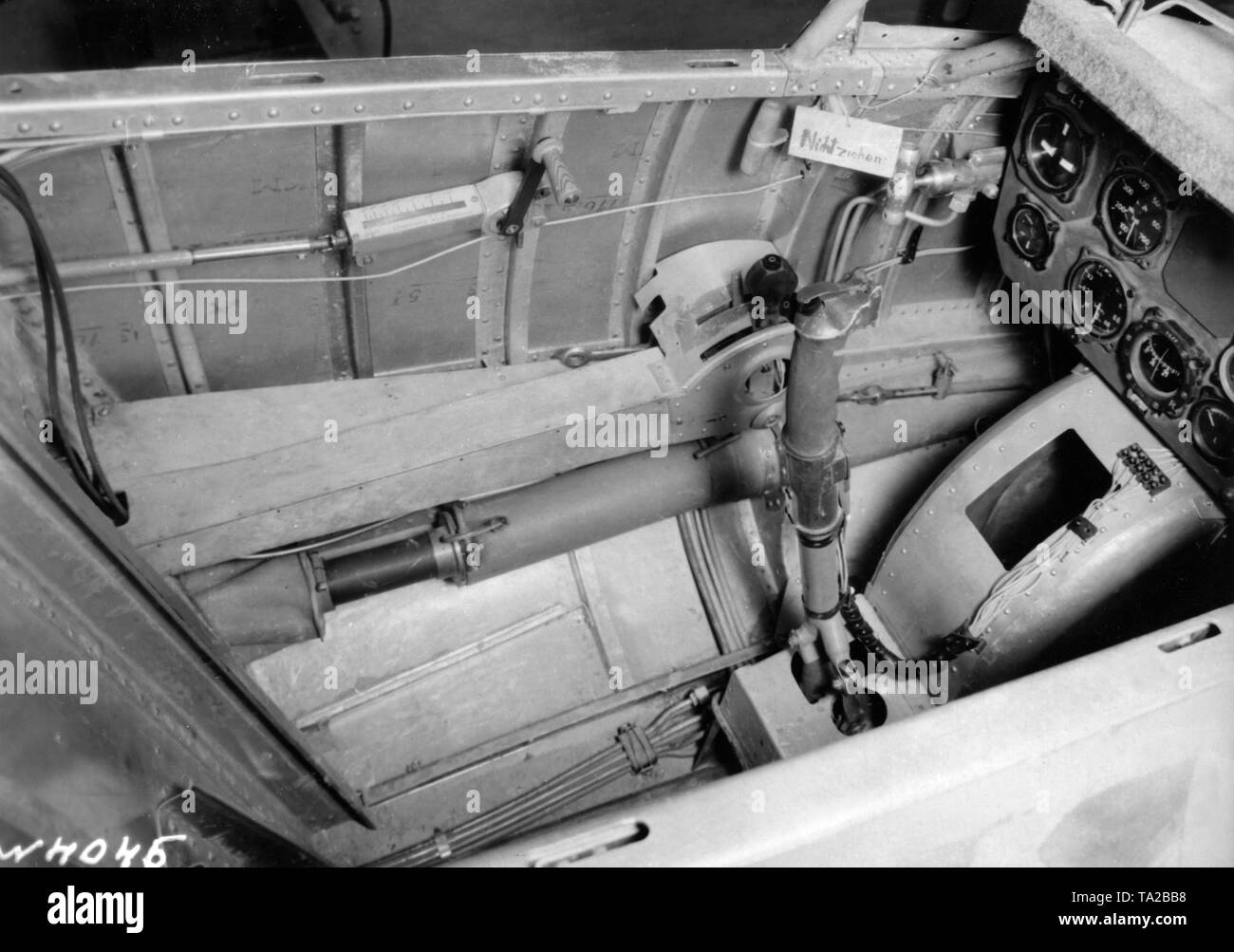 Die Produktion der Heinkel He 162 in einem unterirdischen Produktionsanlage. Bild von einer Foto-serie, Ende 1944. Stockfoto