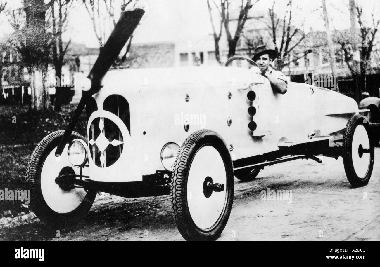 Die 'Airauto" von dem amerikanischen Erfinder Curtis Lee Rhodos. Der Zweisitzer mit einem konventionellen Auto Motor, der ein Flugzeug Propeller arbeitet. Stockfoto