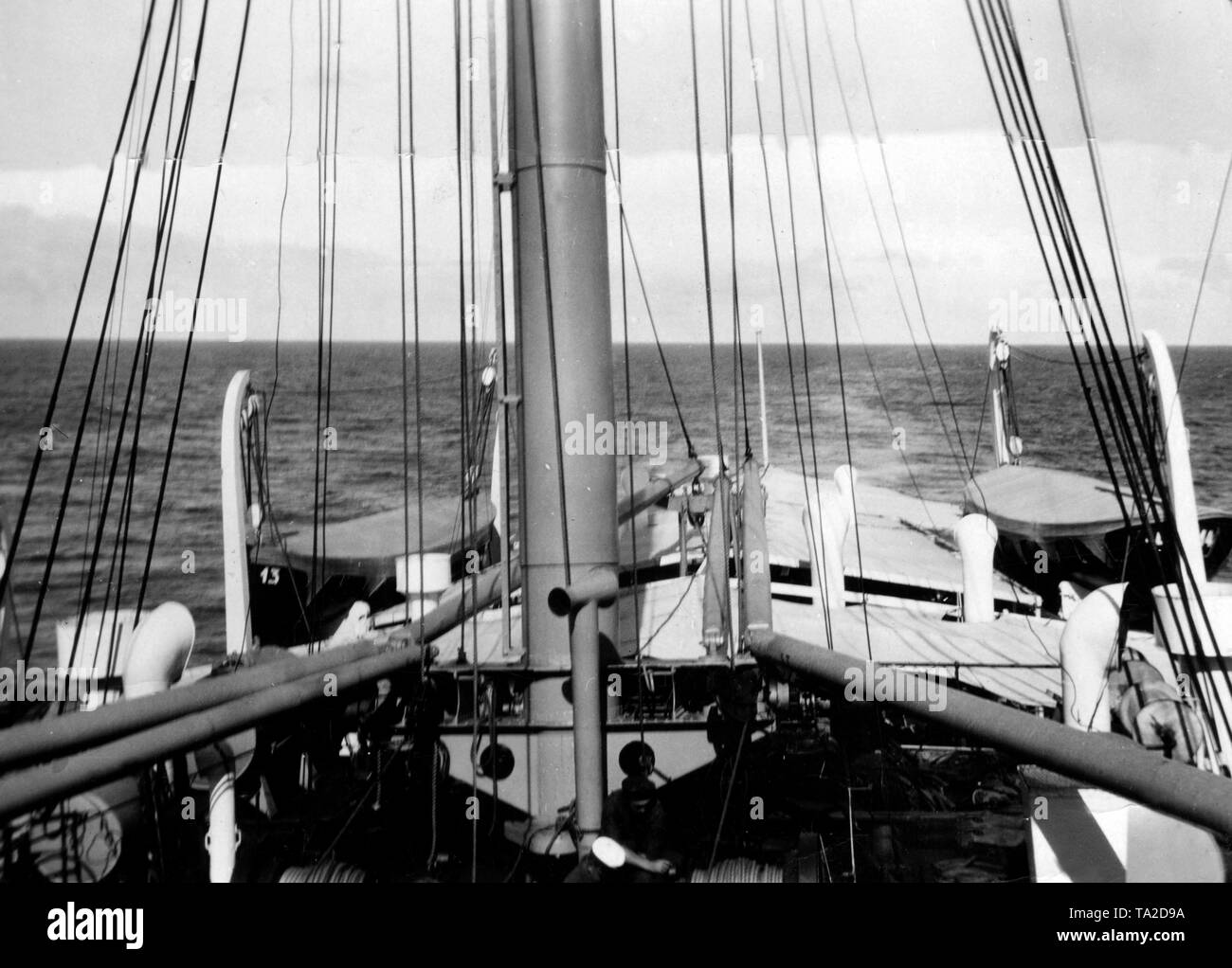 Blick auf das Heck der Hamburg Süd Kreuzfahrtschiff, 'Monte Olivia', der auf einer Reise nach Nordland im Namen der NS-Organisation "Kraft durch Freude" ('Stärke durch Freude"). Stockfoto
