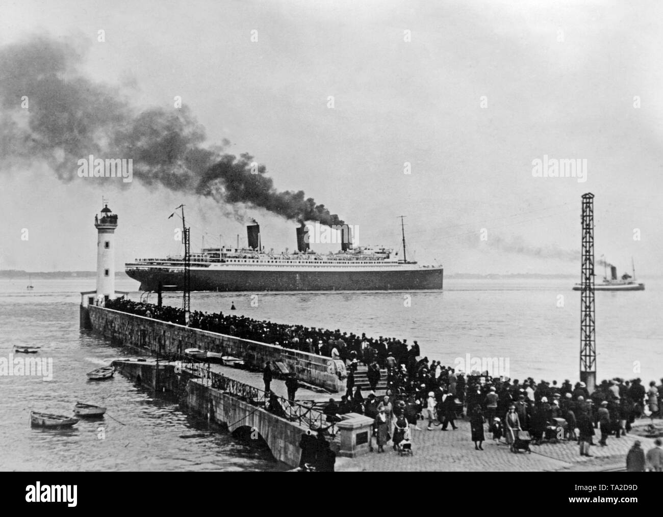 Die französischen Ozean Liner "Ile de France" Blätter Saint Nazaire. Stockfoto