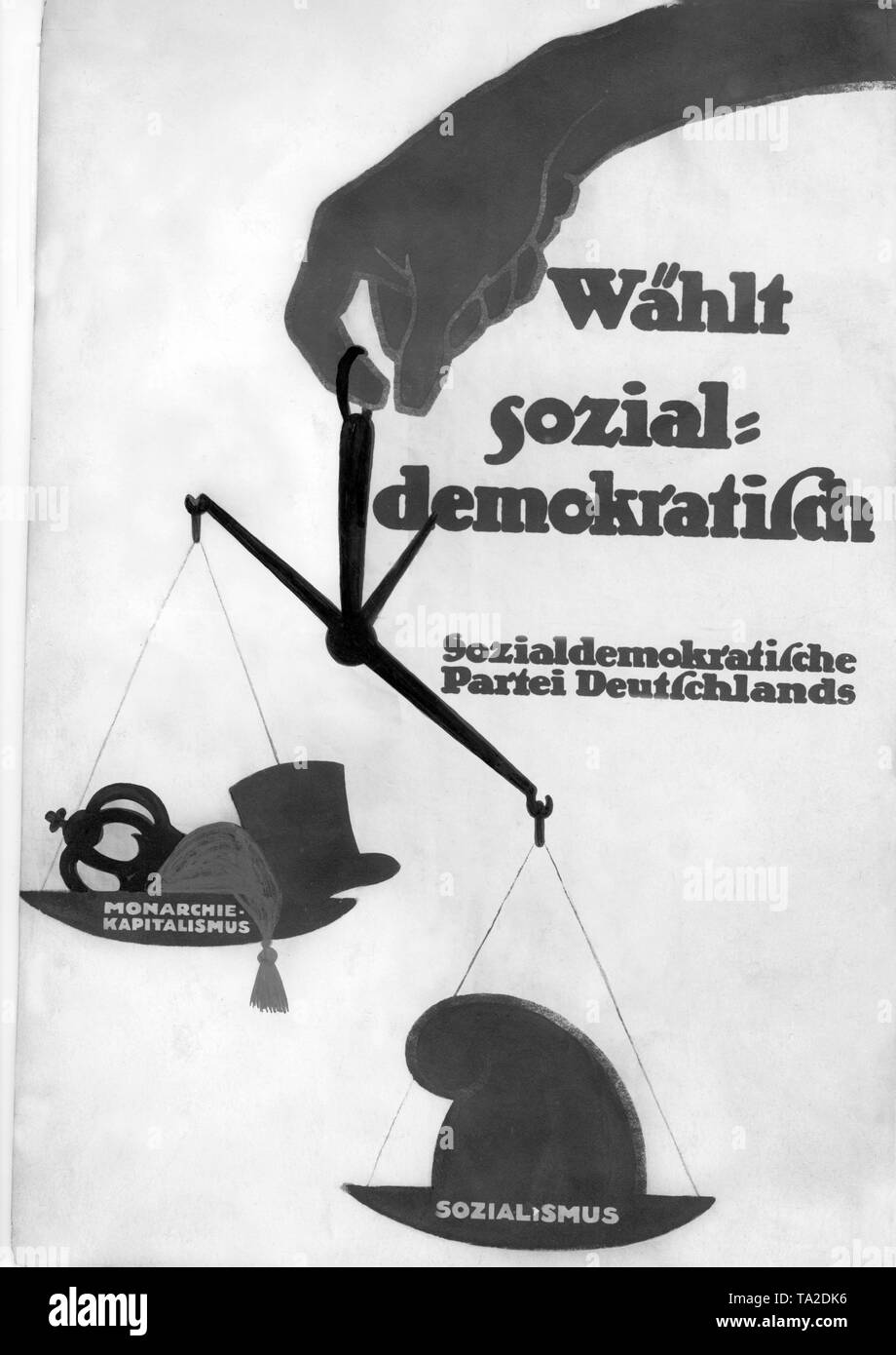 Wahlplakat der SPD für die Wahl der Nationalversammlung. Die Arbeiter sind gefordert Sozialismus zu wählen und damit gegen die Monarchie und den Kapitalismus zu stimmen. Stockfoto