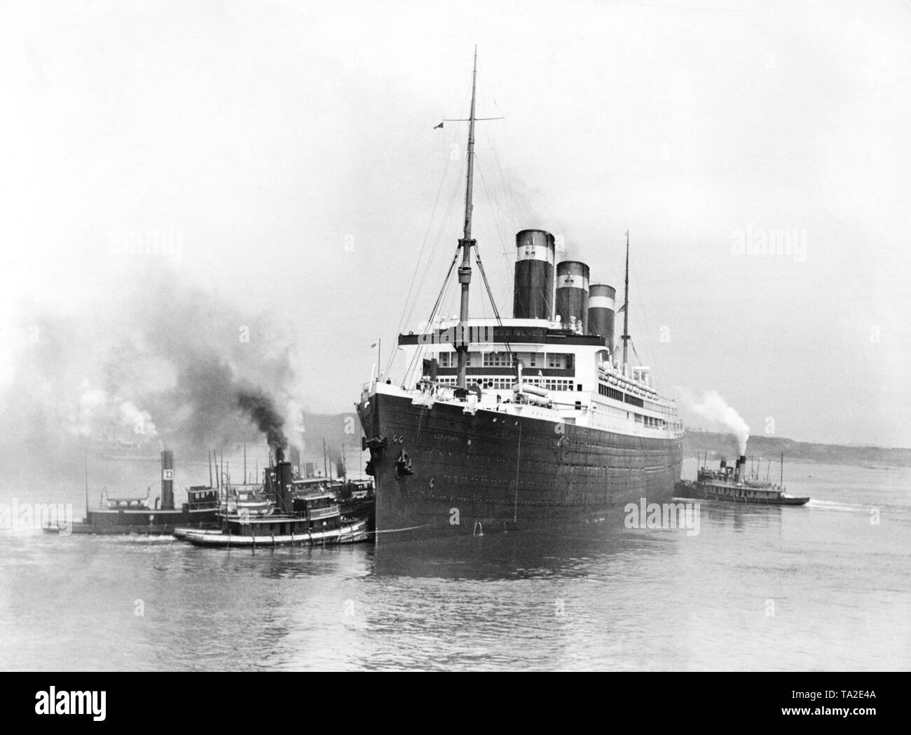 Das amerikanische Passagierschiff "Leviathan" das Trockendock im Hafen von Boston Blätter nach ihrer jährlichen Revision. Stockfoto