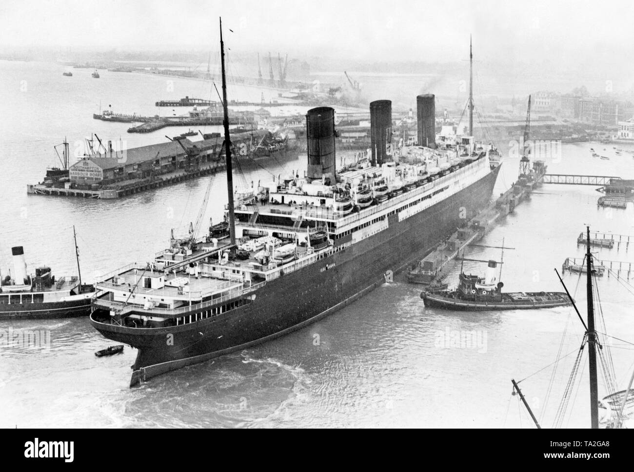 Der ozean Liner "berengaria" der Cunard Line in ein Trockendock in Southampton für Reparaturen. Ursprünglich Die "Berengaria' wurde in den Dienst der Deutschen HAPAG als 'Imperator'. Stockfoto