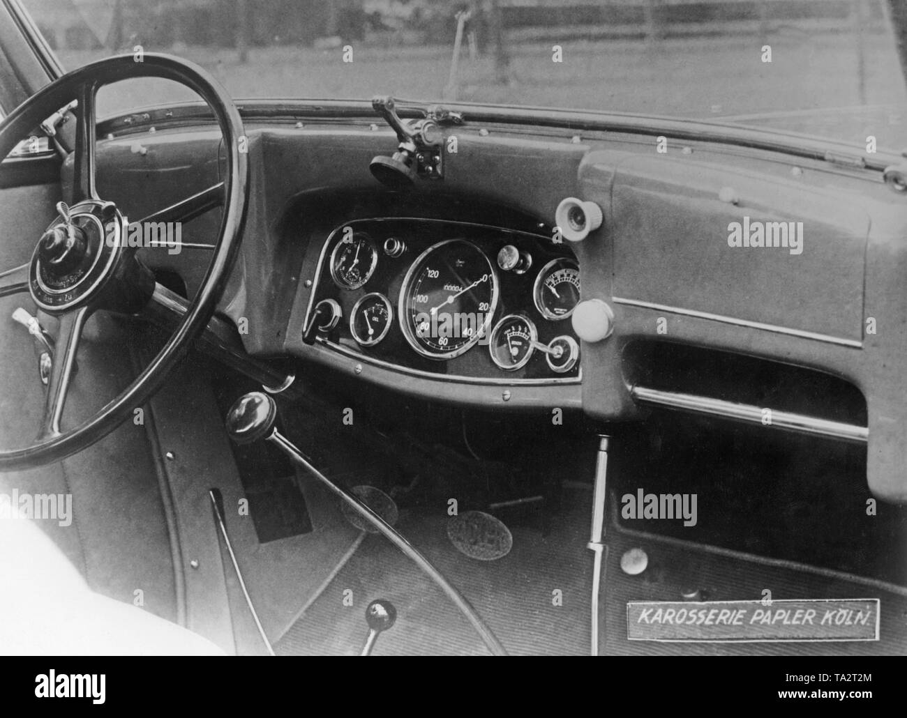 Armaturenbrett in einen Adler Standard Sport Cabrio. Stockfoto