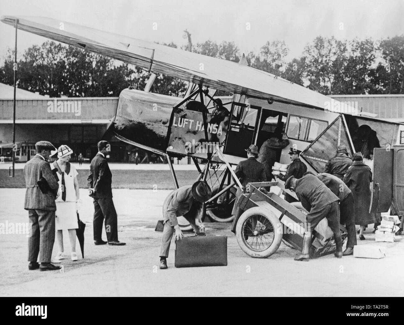 Mit einer Fokker Grulich EI-IV die Deutsche Lufthansa übernahm den Flugbetrieb in Tempelhof über Halle, Erfurt und Stuttgart nach Zürich am 6. Januar 1926. Stockfoto