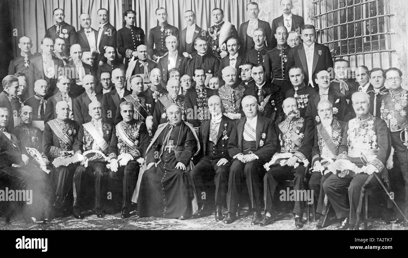 Empfang im Vatikan die Lateranbasilika Verträge und die Versöhnung des italienischen Staates mit der katholischen Kirche zu schließen. In der Mitte des Bildes ist Kardinal Pietro Gasparri, zu seiner Rechten der Deutsche Botschafter beim Vatikan, Diego von Bergen. Stockfoto